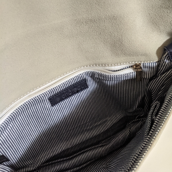 Le Chateau Faux Suede Shoulder Bag - Picture 3 of 3